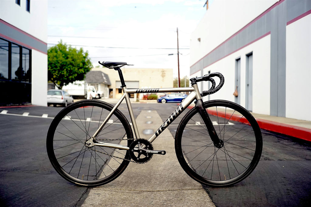 Discovering the Joy of Fixie City Riding